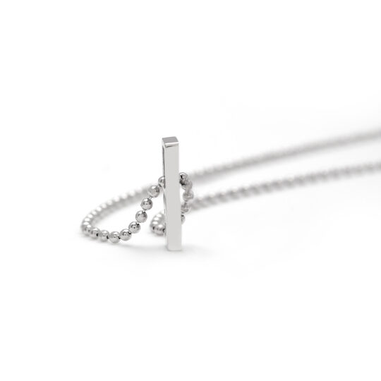 Collana con Lettera I in Argento 925 su catena a sfere, un accessorio raffinato e personalizzato.